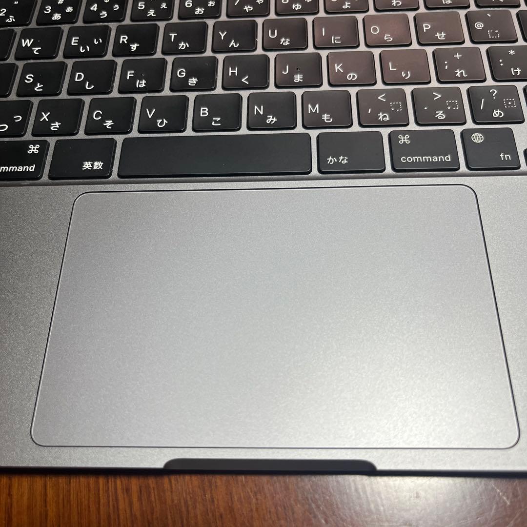 Apple MacBook Air (M2, 2022) 本体