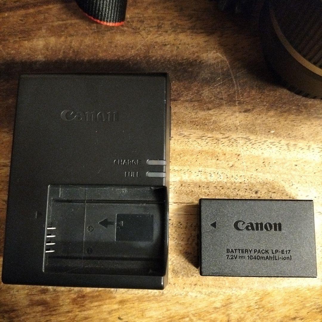 キヤノンイオスキス　X8i18〜55㍉ZoomLens日本製