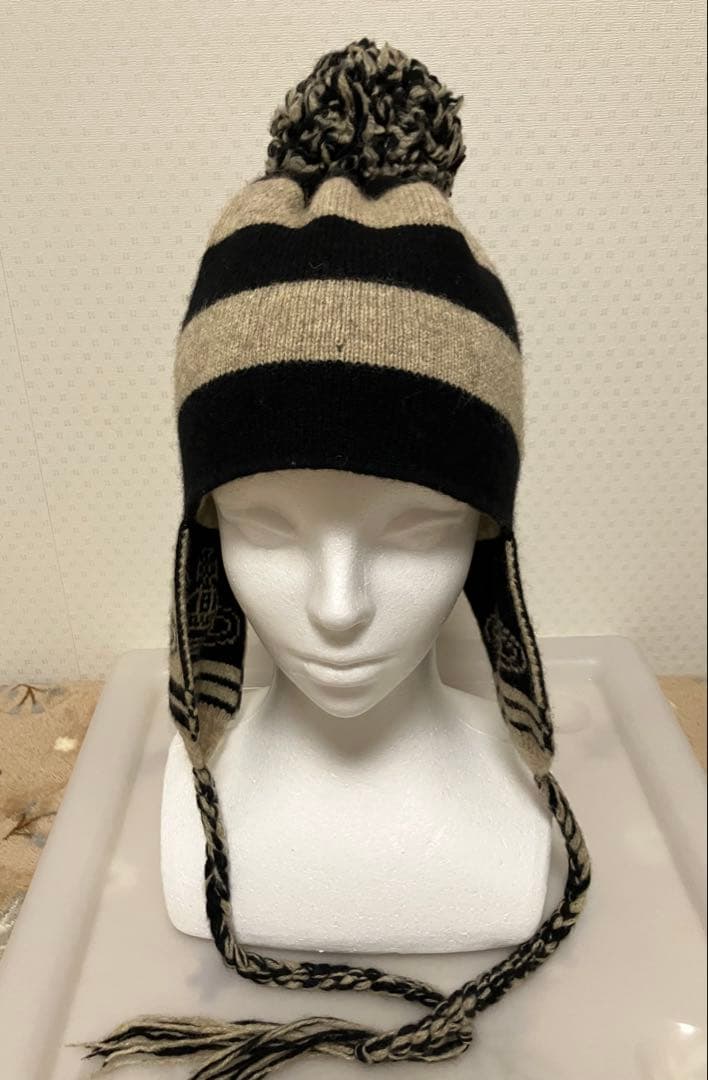 Vivienne Westwood /ヴィヴィアン ボンボン耳当て付ニット帽