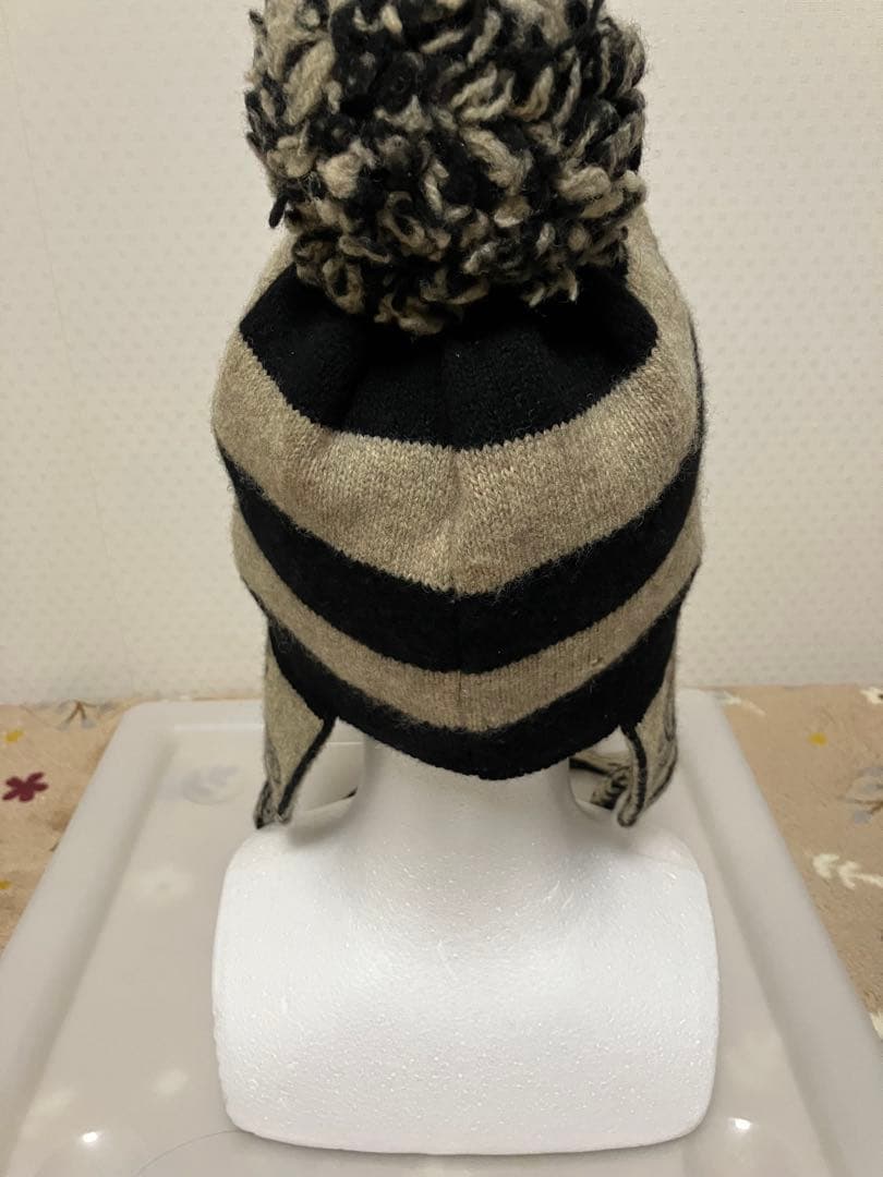 Vivienne Westwood /ヴィヴィアン ボンボン耳当て付ニット帽