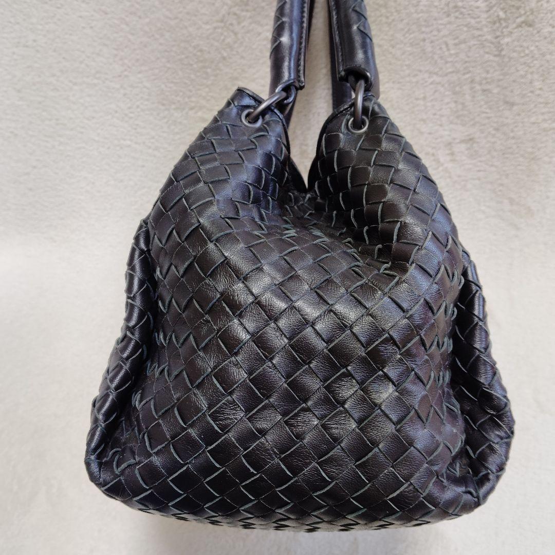 ボッテガヴェネタ　パラシュート　ワンショルダーバッグ　イントレチャート　ブラック