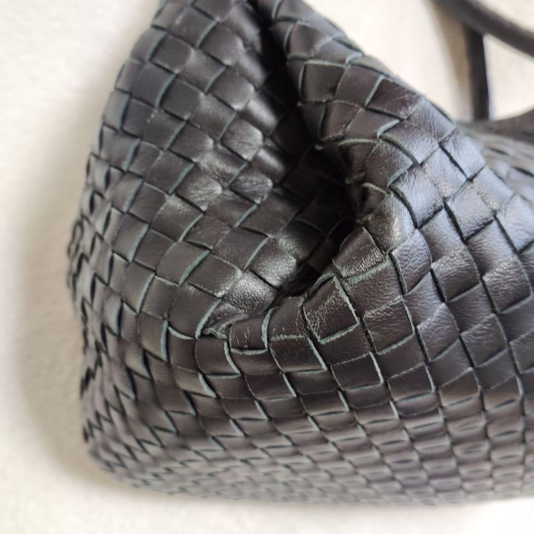 ボッテガヴェネタ　パラシュート　ワンショルダーバッグ　イントレチャート　ブラック