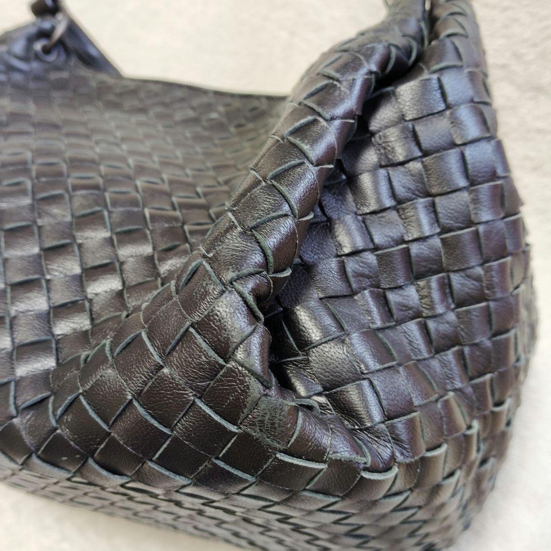 ボッテガヴェネタ　パラシュート　ワンショルダーバッグ　イントレチャート　ブラック