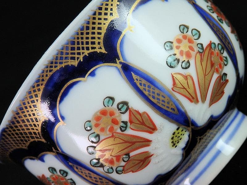 古伊万里　金襴手　陽刻　窓絵　花の図　蓋茶碗　２客　E114AS-CEk