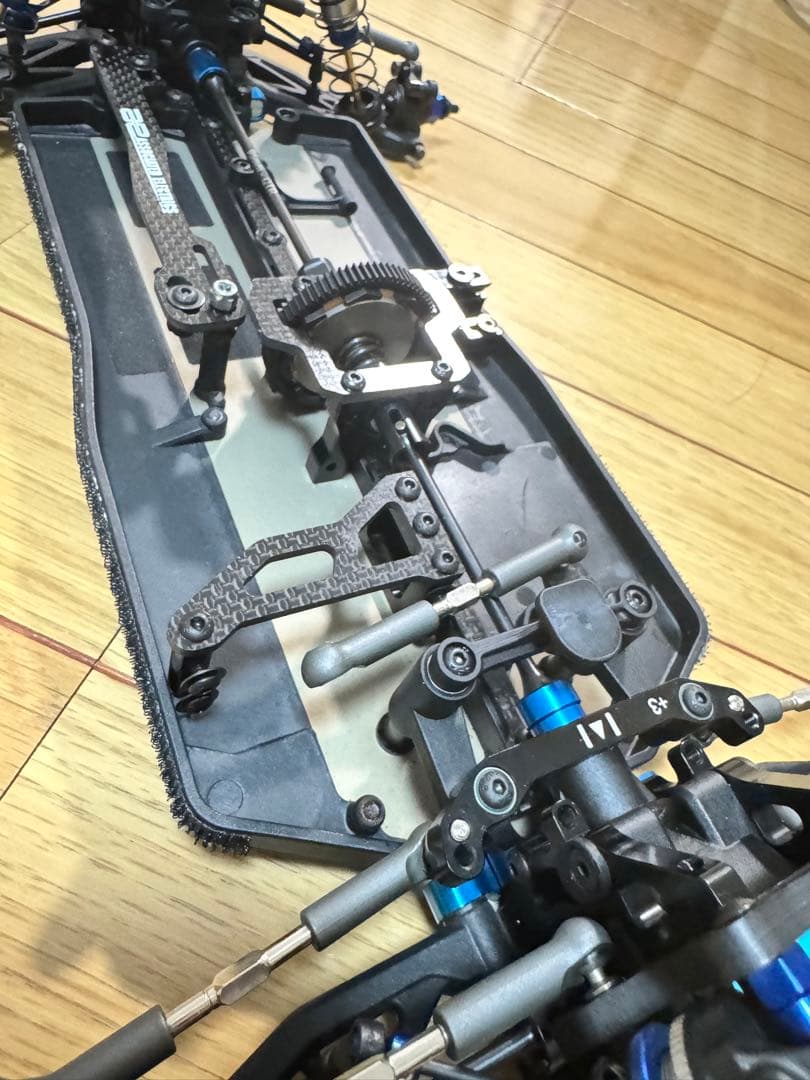 アソシエイテッド RC10B74.1