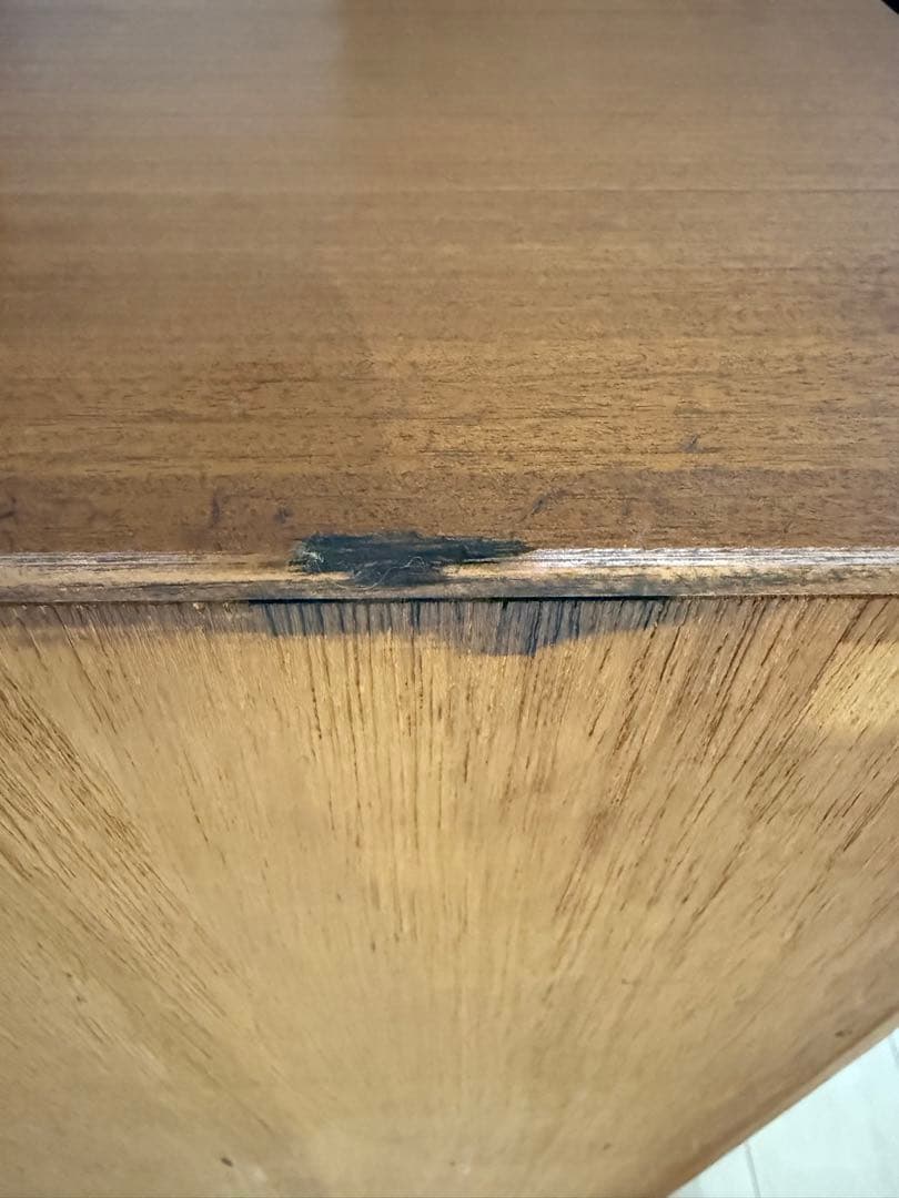 ウッド調ガラス扉キャビネット