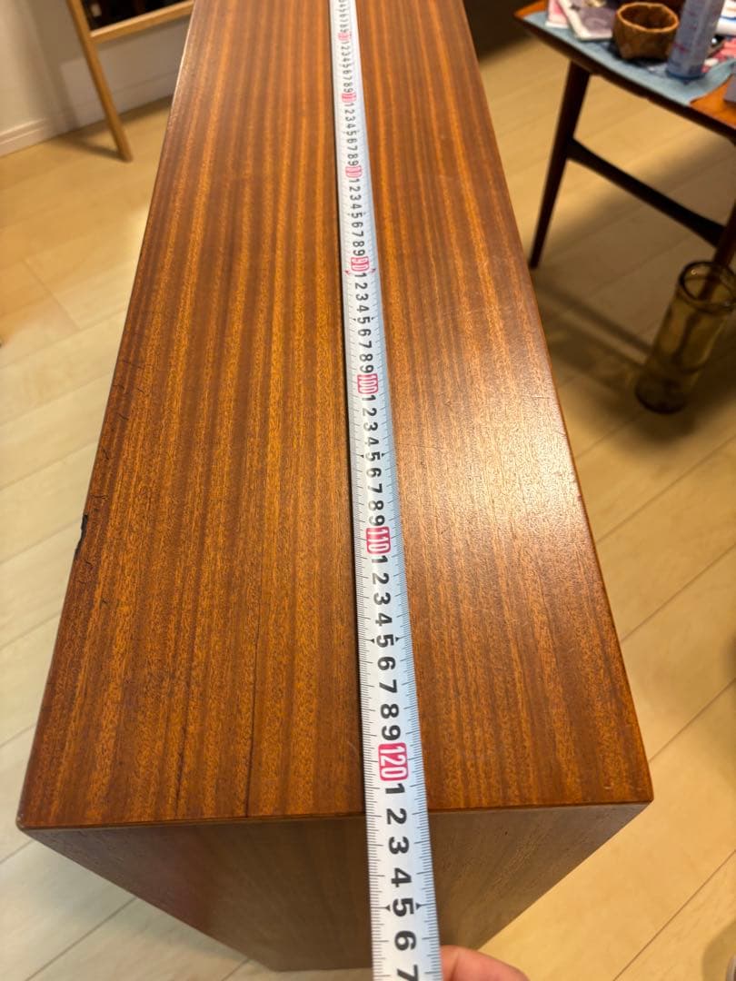 ウッド調ガラス扉キャビネット