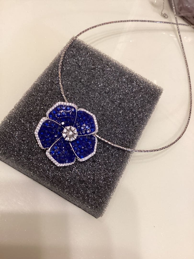 ハートちゃん❣️ミステリーセッティングブルーサファイアブローチ