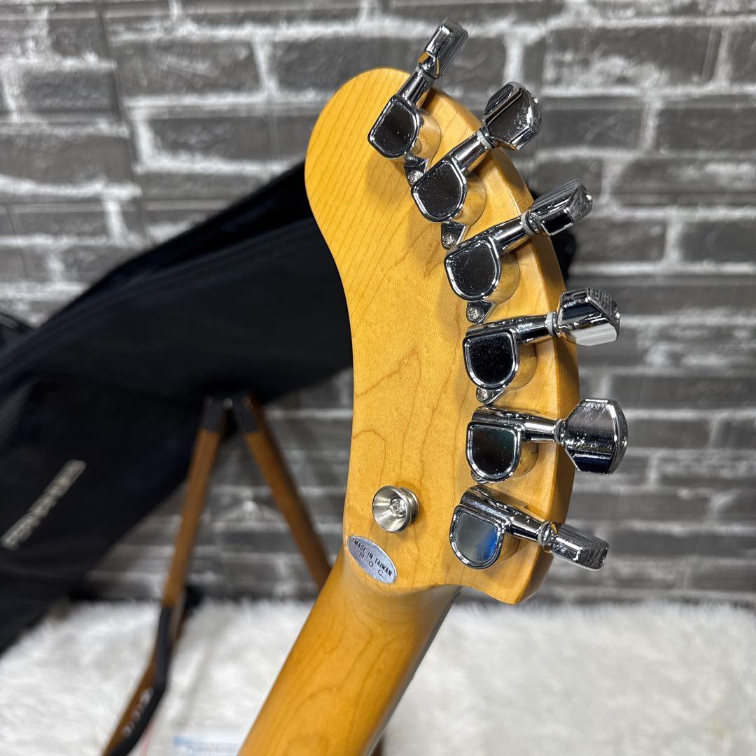 美品！FERNANDES ZO-3 ブラック 純正ソフトケース付 アンプ内蔵