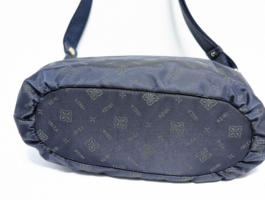 IBIZA　ナイロン　ショルダーバック　総柄 ネイビー