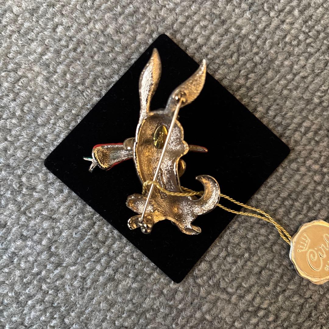 BOUCHER ヴィンテージ コスチュームジュエリー　ブローチ《人参とラビット》