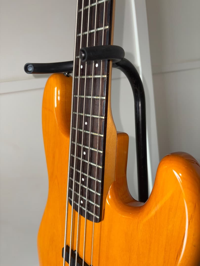 Vestax　5弦ベース