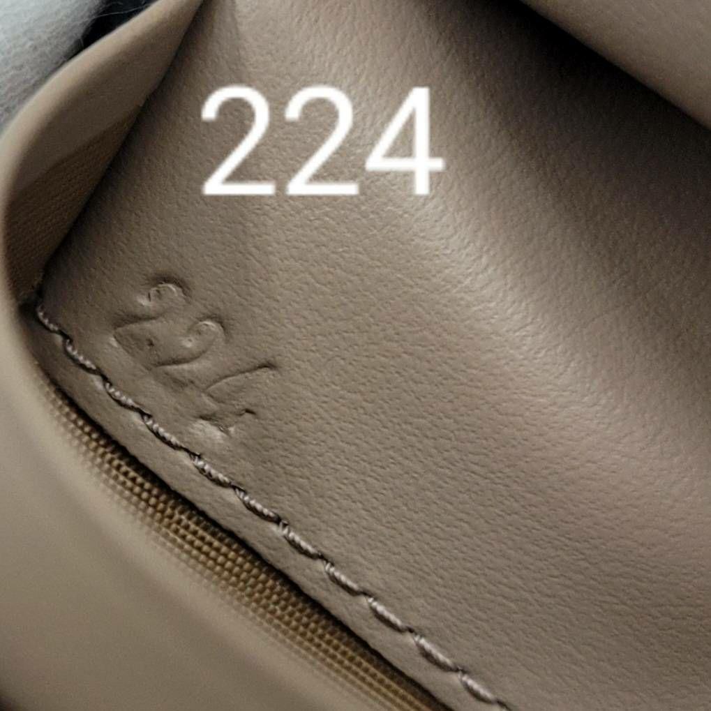 ほぼ未使用PRADA☆鑑定済☆サフィアーノ リボン 黒 1ML018プラダ財布