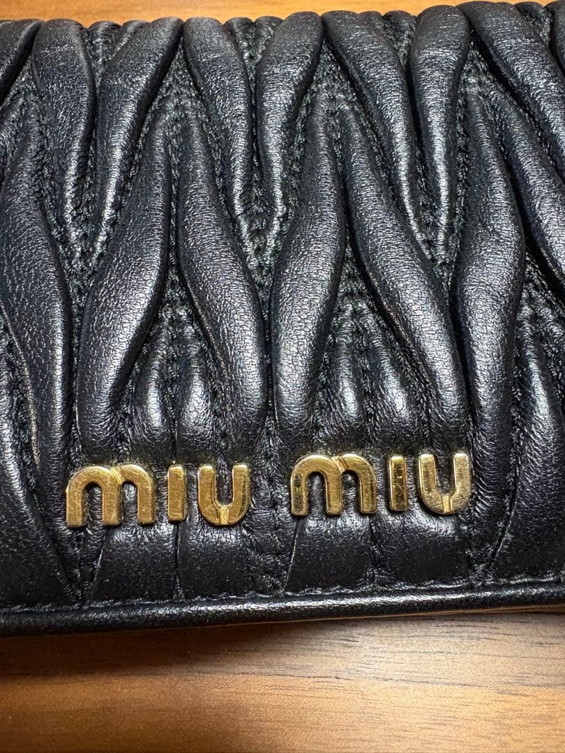 miu miu マテラッセ　レザー二つ折り財布