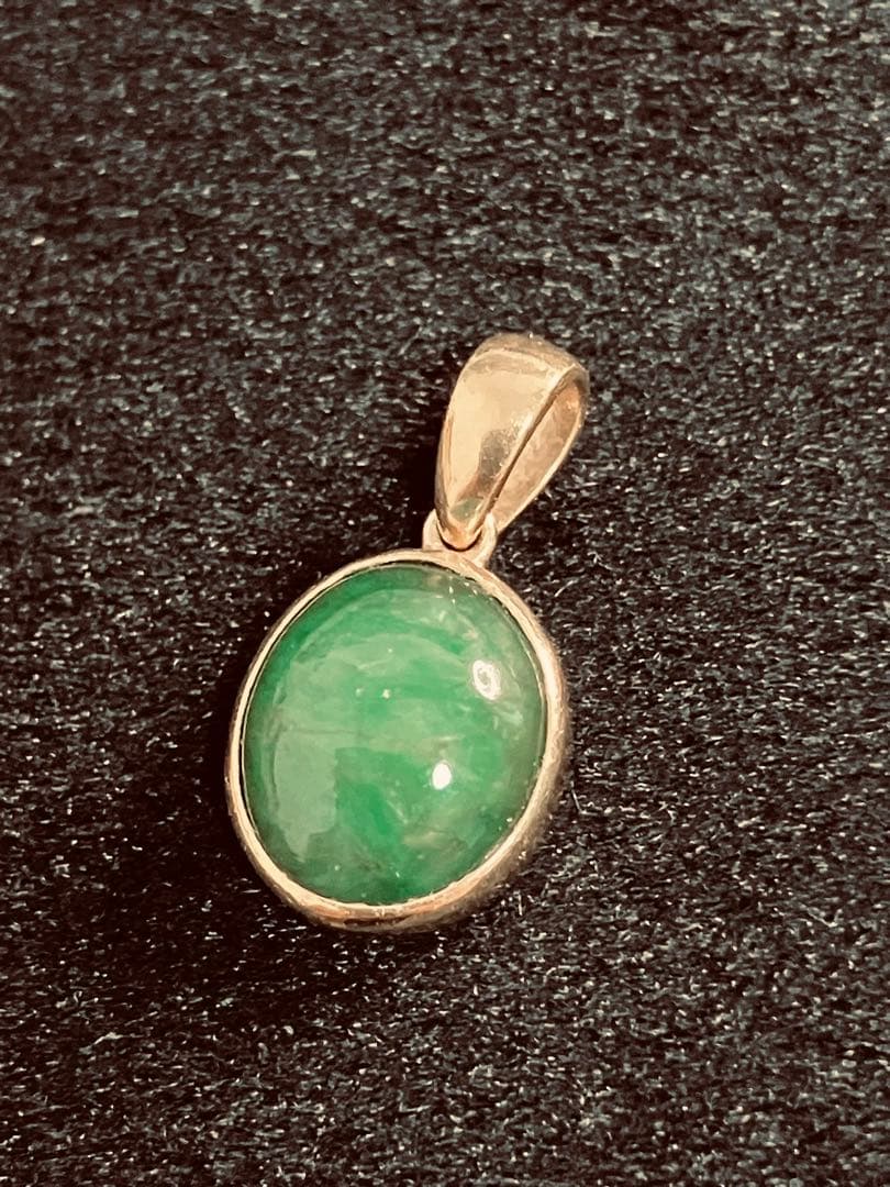 翡翠18金ペンダントトップ　10mm