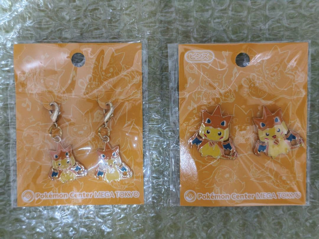ポケモンセンターメガトウキョーのピカチュウ ピンズセット チャームセット