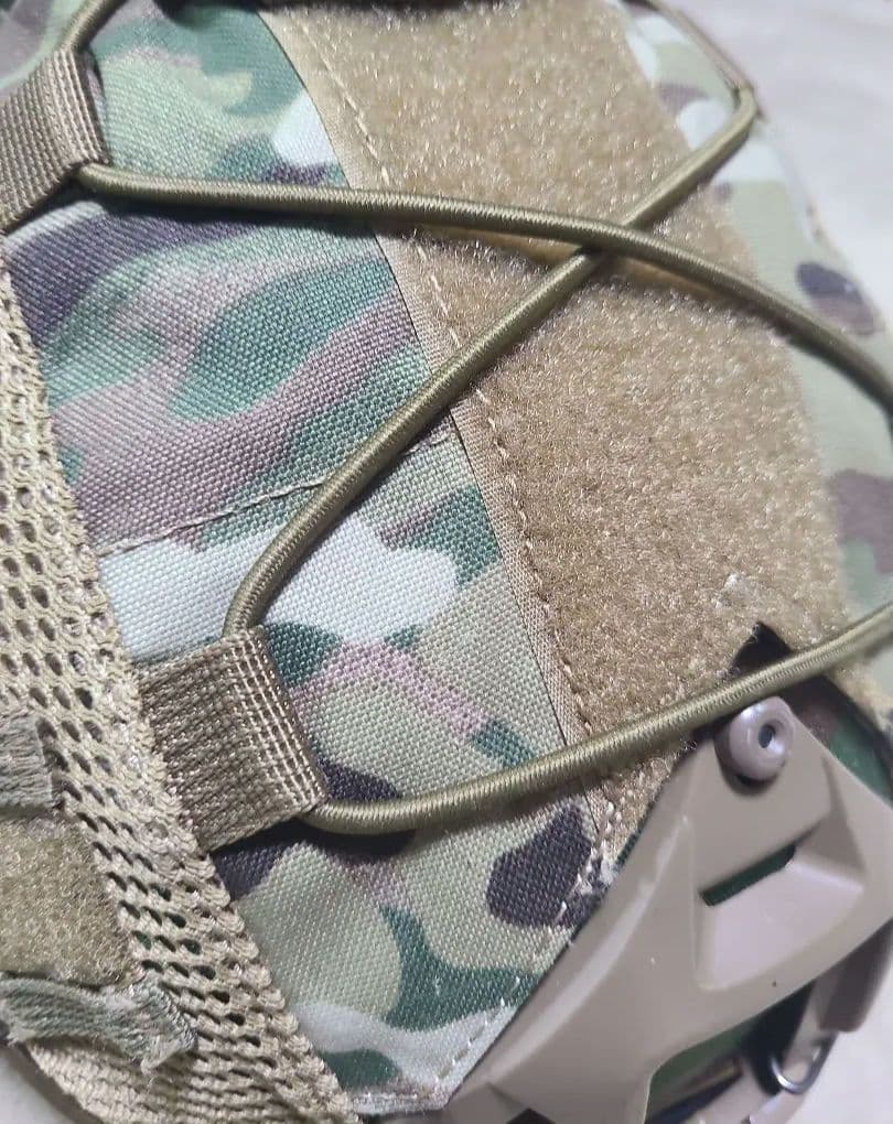 タクティカルヘルメット マルチカム ストロボ・サイドライト・ダミーイヤーマフ付き