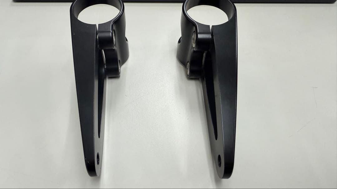 モートーン　ヘッドライトステーφ41 ボンネビル、スラクストン、スクランブラ