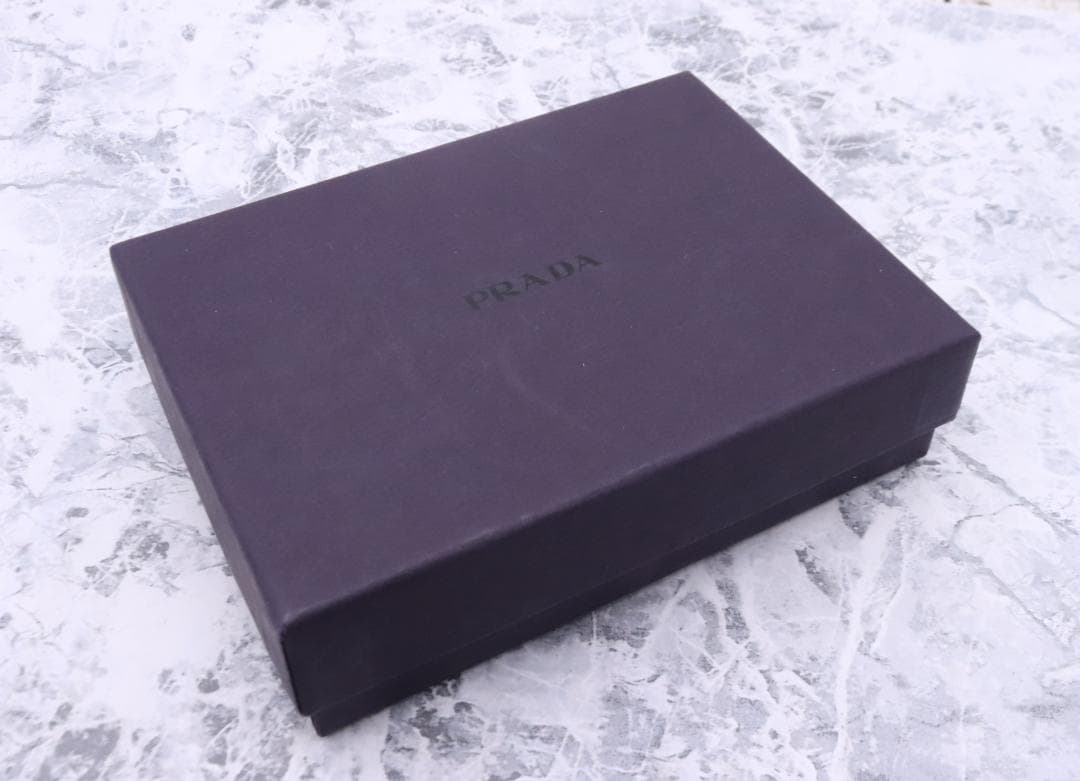 ◇PRADA プラダ キーケース M222A サフィアーノレザ－ 箱付き