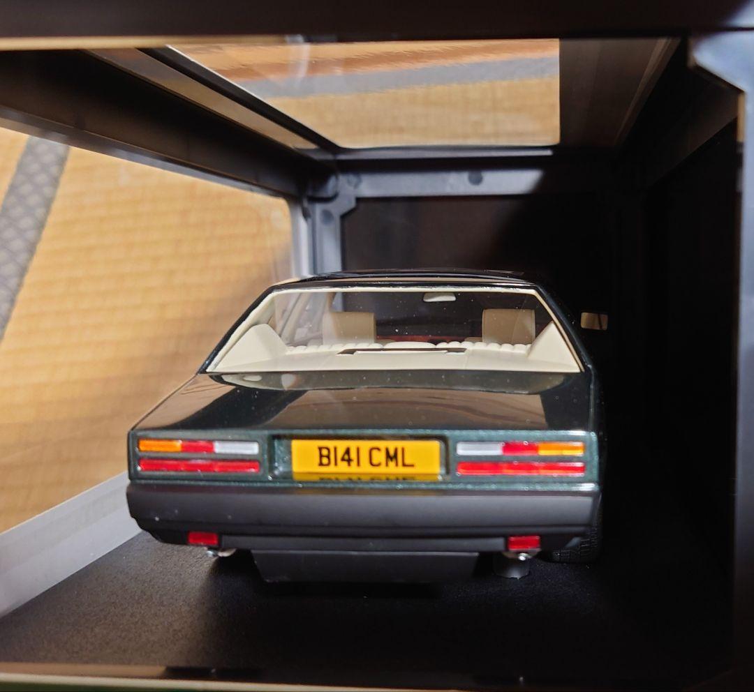 ①CULT 1/18 アストンマーティン・ラゴンダ 1985 グリーンメタリック