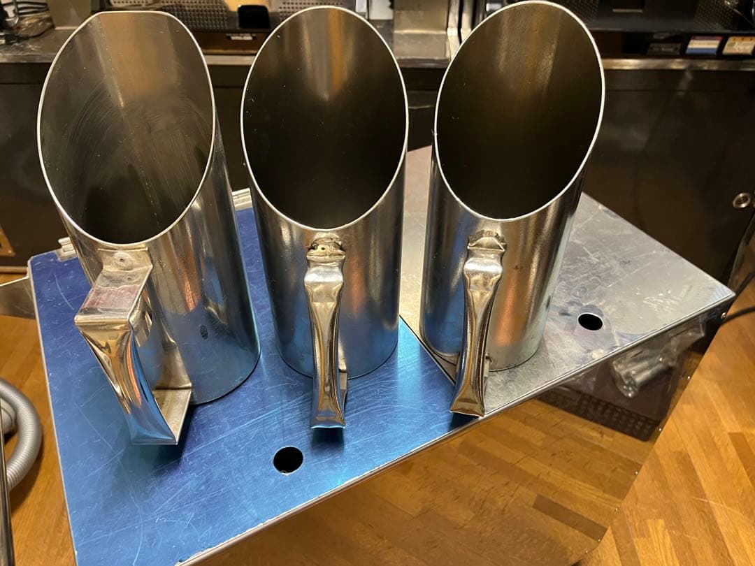 【専用出品】メダルタンク(メダルストッカー)とメダルジョッキ3個セット　送料込み