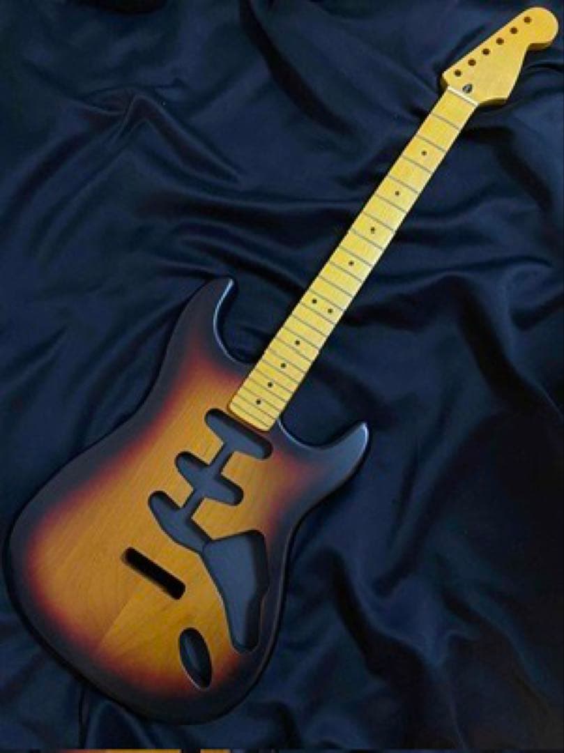 ストラトキャスターサテン塗装サンバーストボデイ&メイプルネック訳あり特価セット