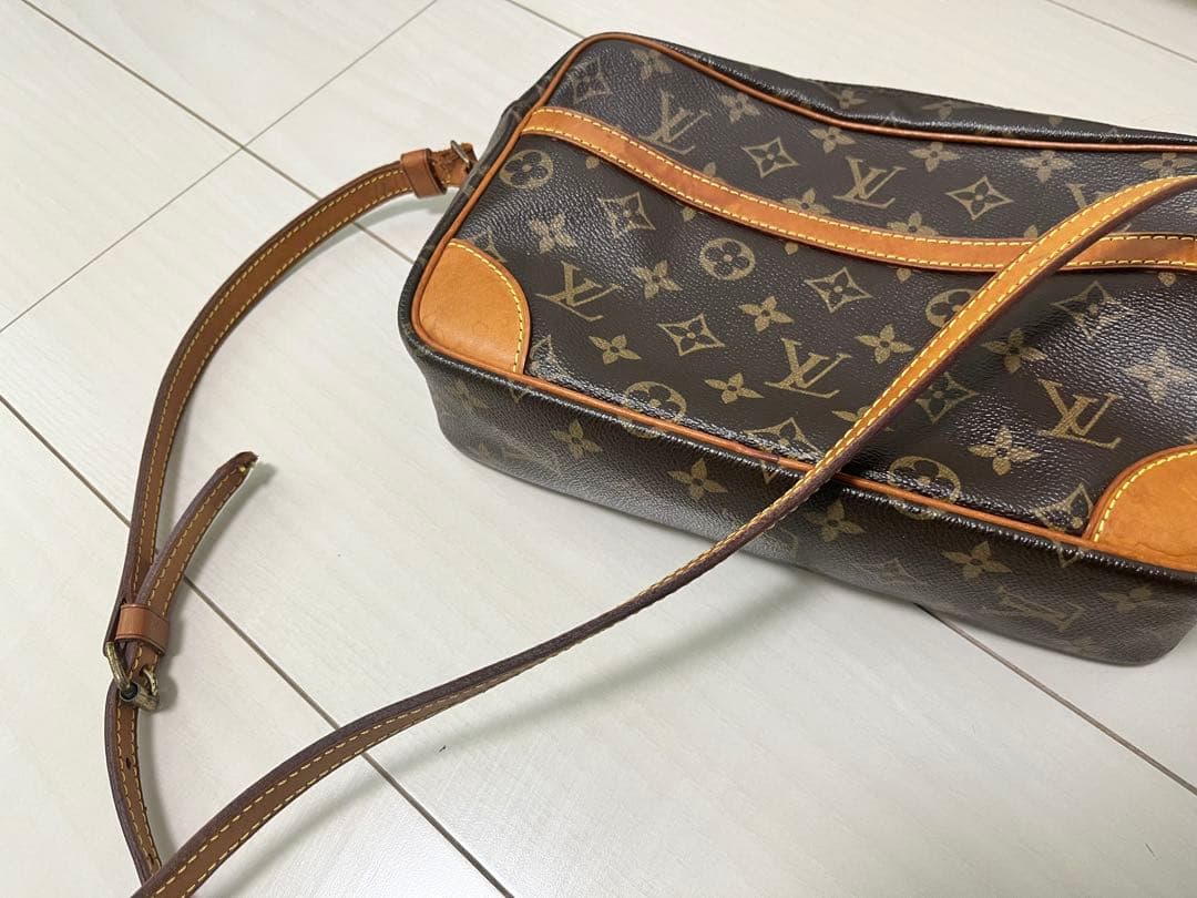 Louis Vuitton ショルダーバッグ
