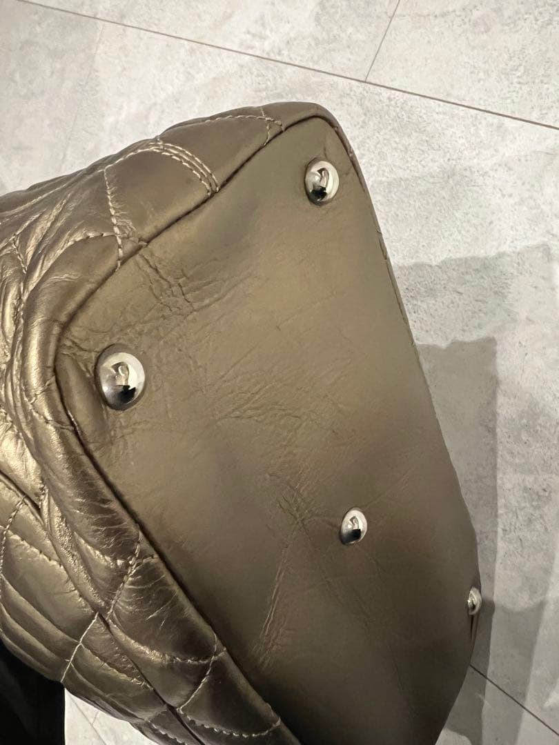 【美品】CHANEL シャネルゴールド キルティング ハンドバッグ