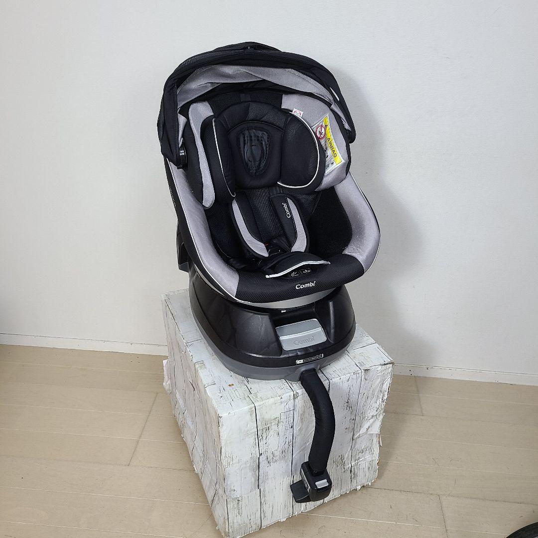 く*ん様 チャイルドシート　新生児から4才　ジュニアシート　コンビ