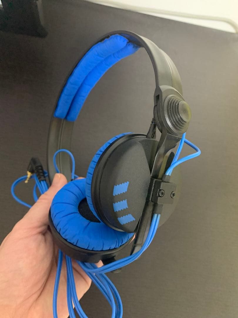 ゼンハイザー 密閉型ヘッドホン adidasオリジナルモデル HD25