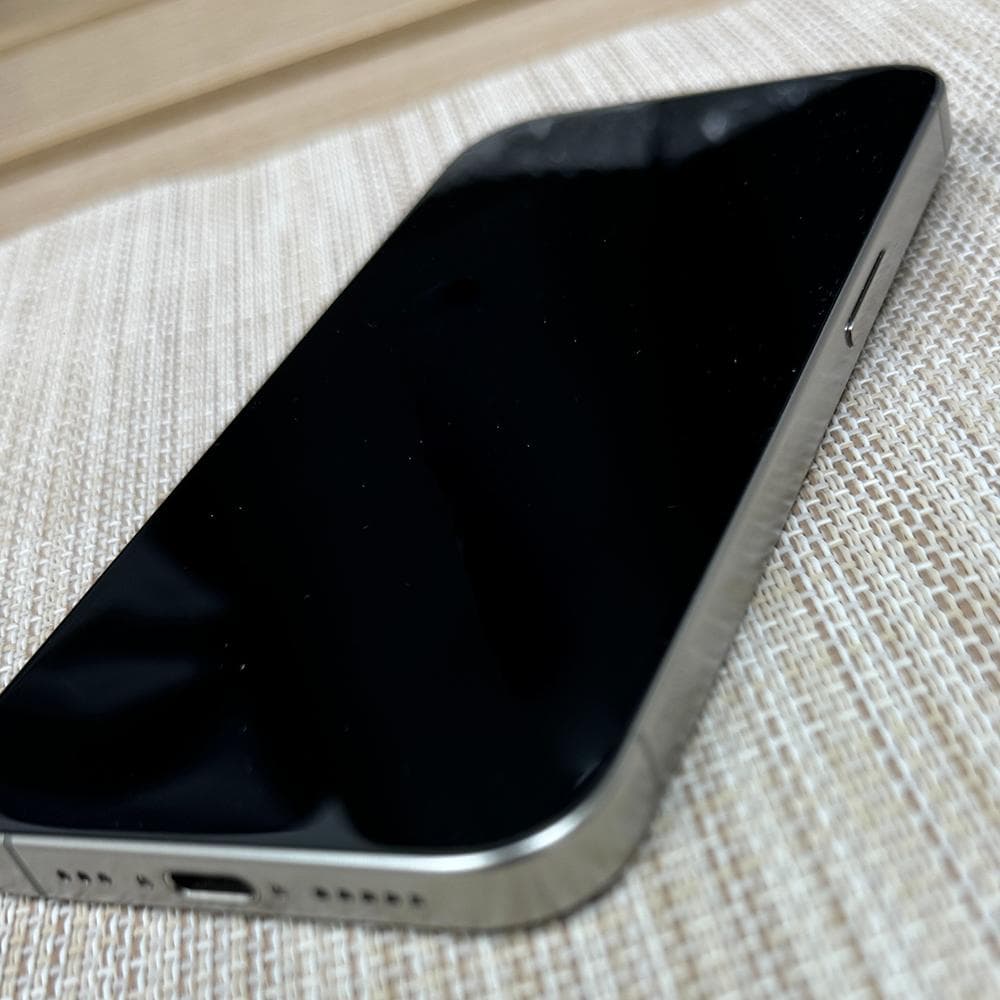 iPhone 15Pro 本体 + CASETiFY＆花井祐介コラボケースセット