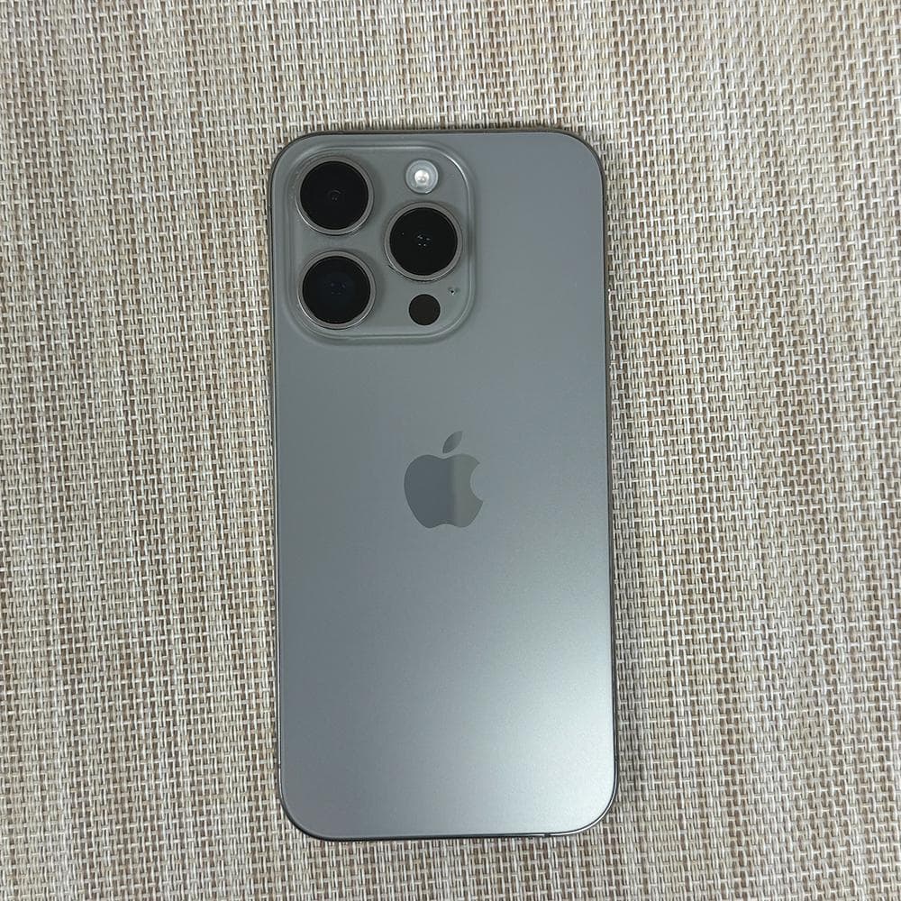 iPhone 15Pro 本体 + CASETiFY＆花井祐介コラボケースセット