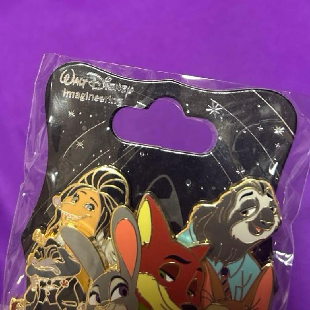 ラピスラズリ出品　ズートピア Limited Editionピンバッジ