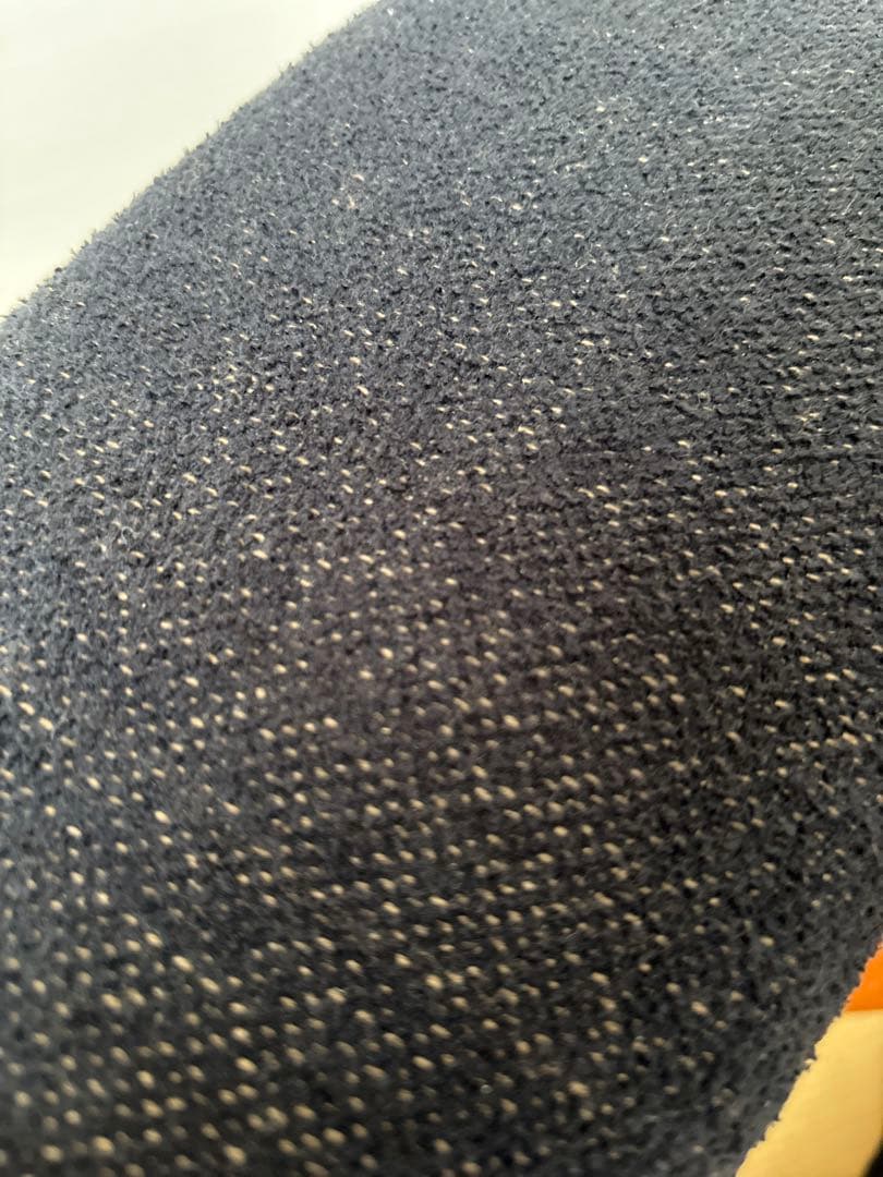 Yuki　楕円形スツール 黒 ワインレッド 2色