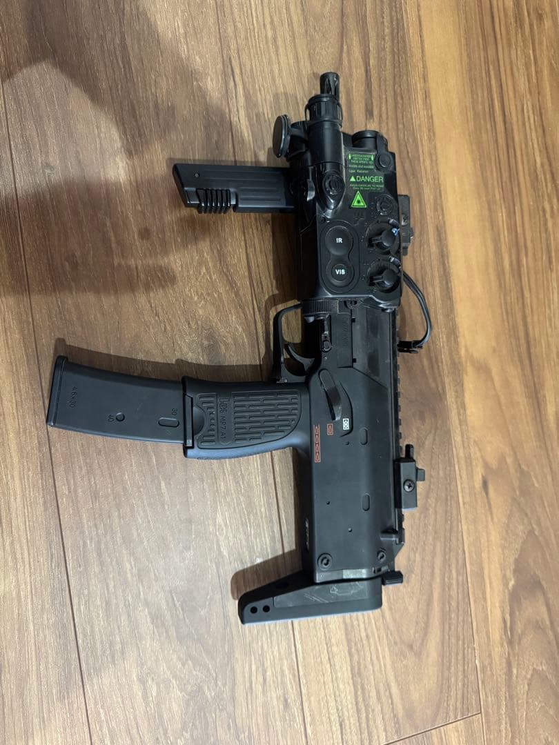 mp7 電動ガン　リポ化　マガジン2本、ノーマルバッテリー付き