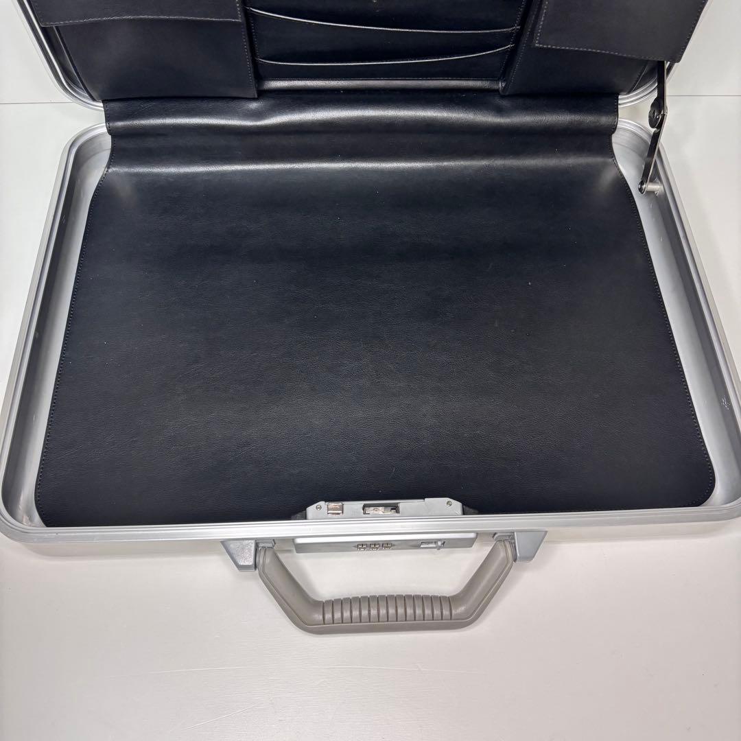 ZERO HALLIBURTON ゼロハリバートン アタッシュケース ダイアル