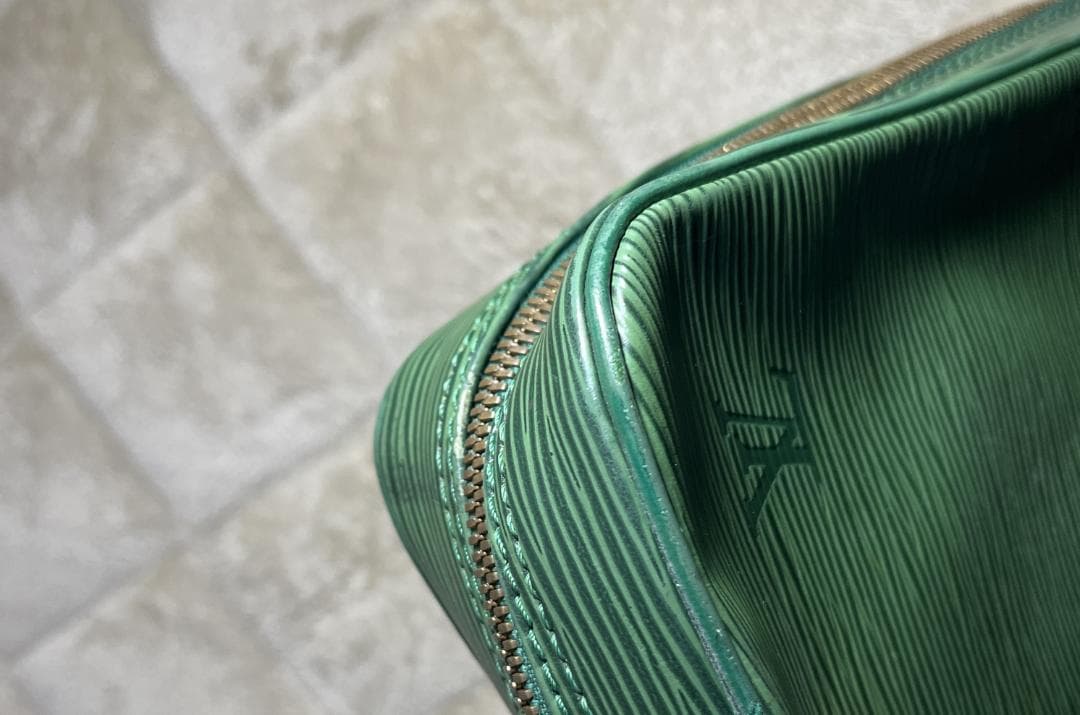 Louis Vuitton エピレザー ビジネスバッグ グリーン