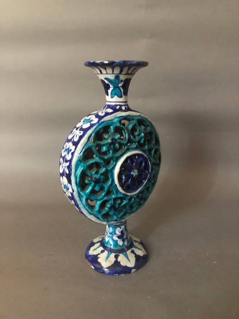 ペルシャ陶器 骨董　古美術　青瓷窯　陶器の置物　アンティーク イスラム陶器