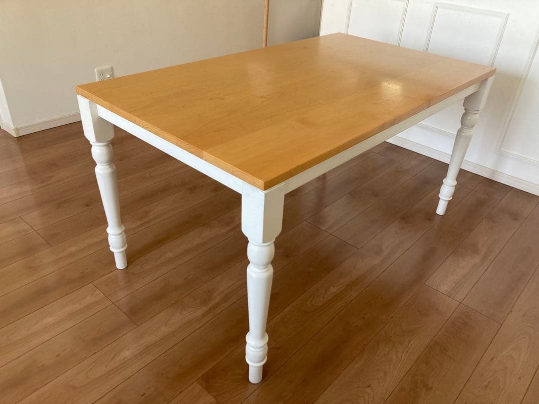 リーヴス　アルダー　ダイニングテーブル　4人用