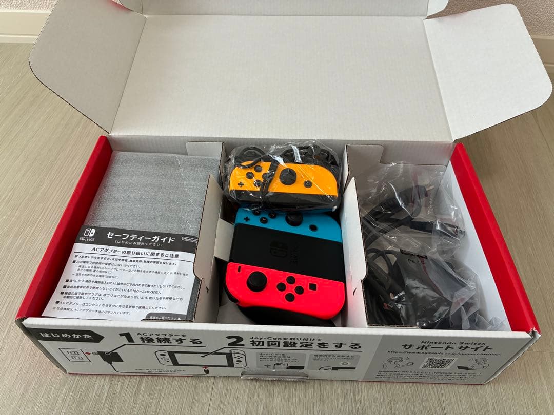 Nintendo Switch 赤/青 Joy-Con 付属品付き