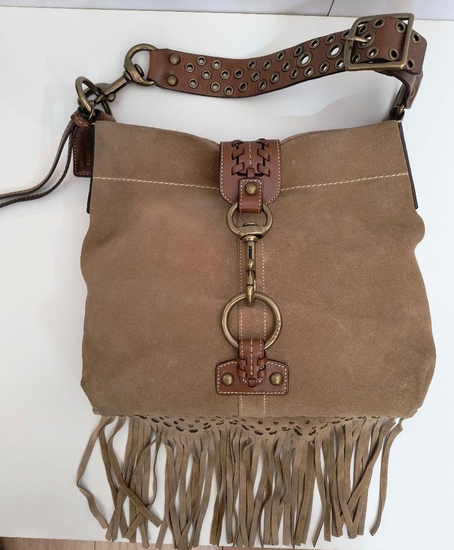 COACH　コーチ　美品　ベージュ スエード フリンジ ショルダーバッグ