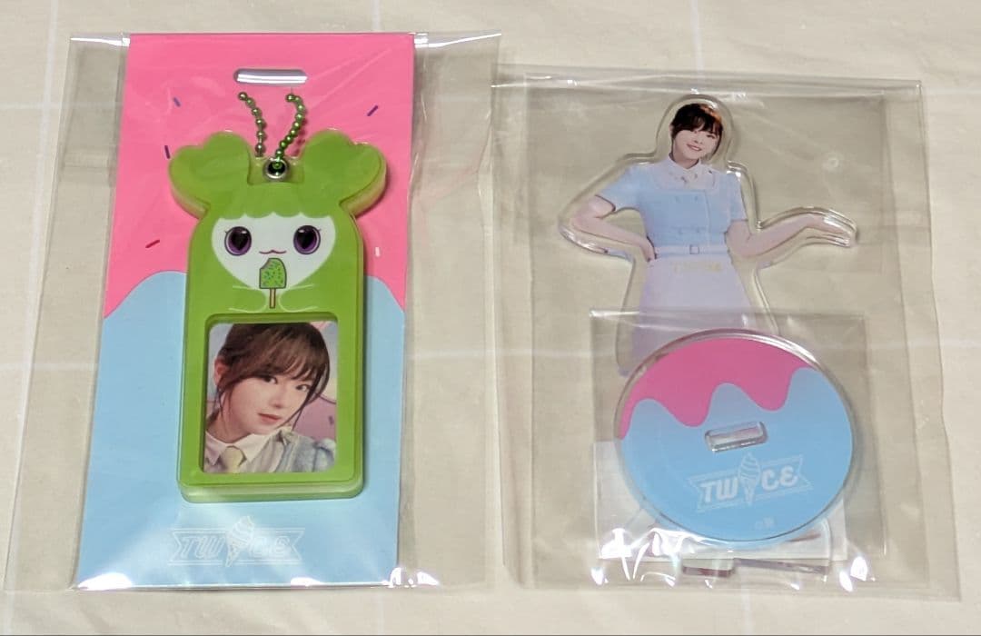 TWICE ジョンヨン アクスタ カードホルダー スライドキーホルダー 他