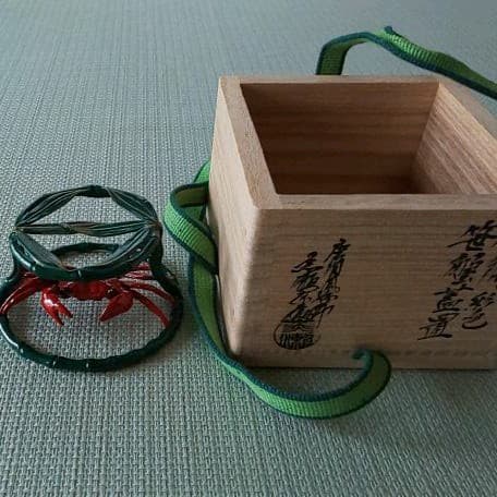 A 7    唐銅彩色・笹蟹蓋置  ( 新品未使用品 )