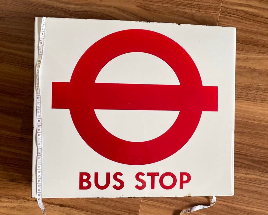 ロンドンバス停　標識　看板