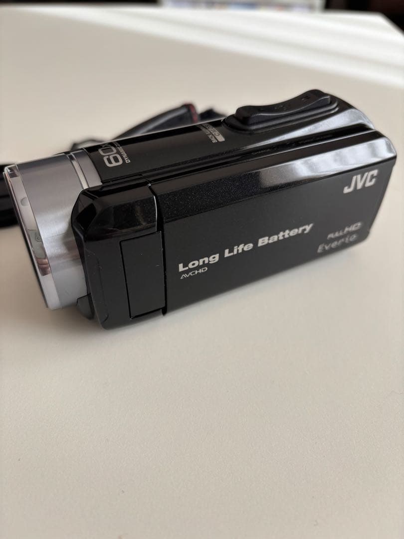 美品！JVCケンウッド Everio GZ-F117-B 動作品　期間限定価格！