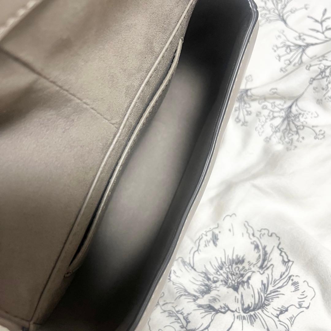 リュウリュウ 【極美品】FENDI フェンディ ショルダーバッグ グレー