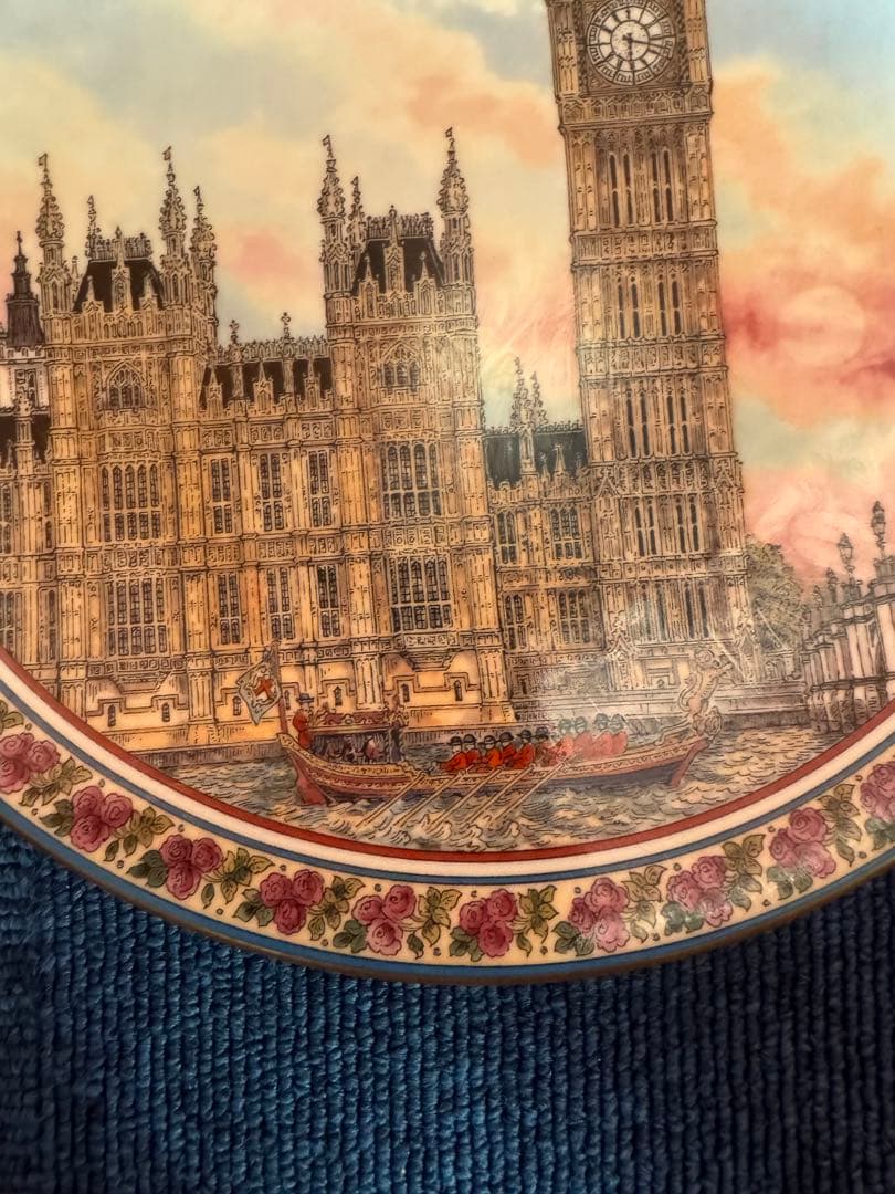 2050 ロイヤルウースター　ロンドン　絵皿  Sue Scullard