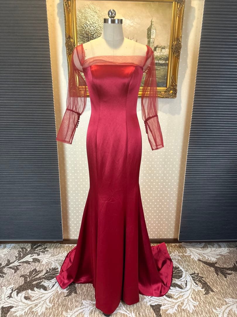 赤 サテン マーメイドラインドレス 透け感のある長袖 ビーズ付き