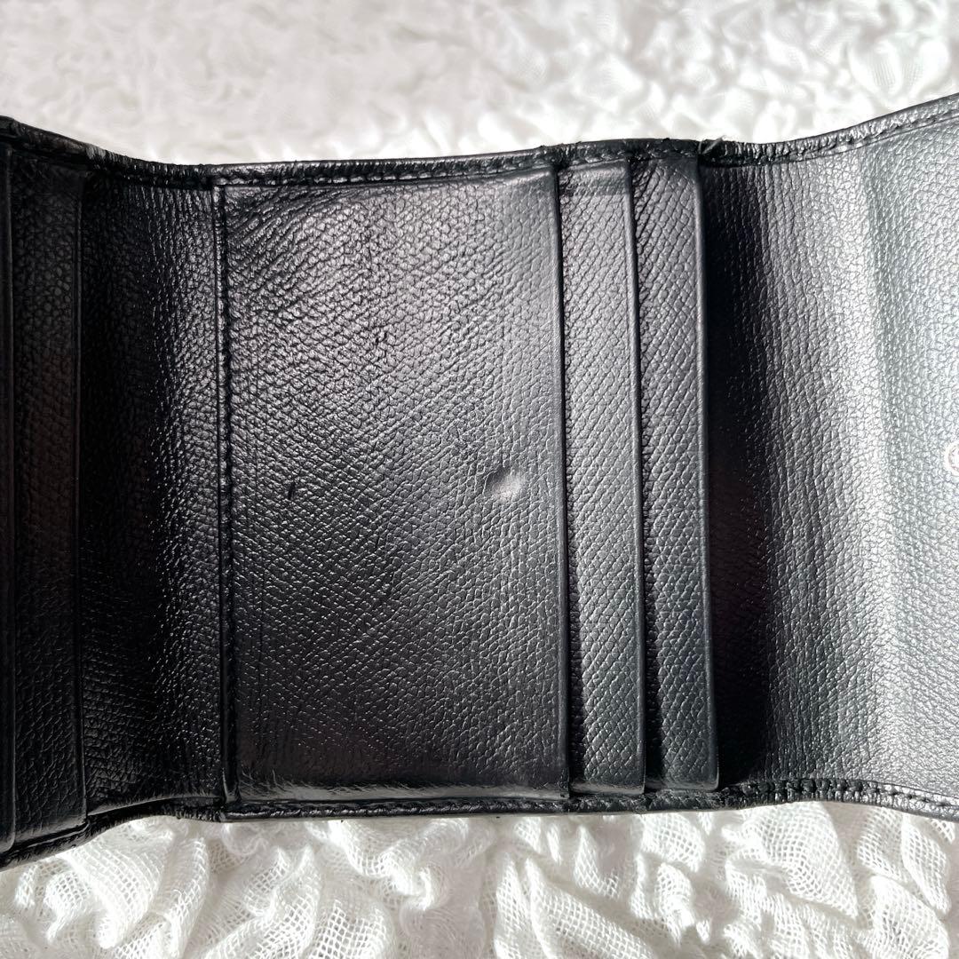 CHANEL ブラック 三つ折り財布　シャネル　ココマーク　レザー　コンパクト
