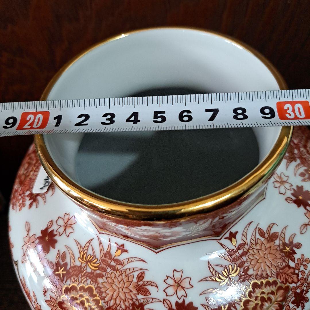 釉裏壺　六角飾瓶　　極上本金使用　金彩赤絵　　柴田陶器　唐花図　高さ32㎝